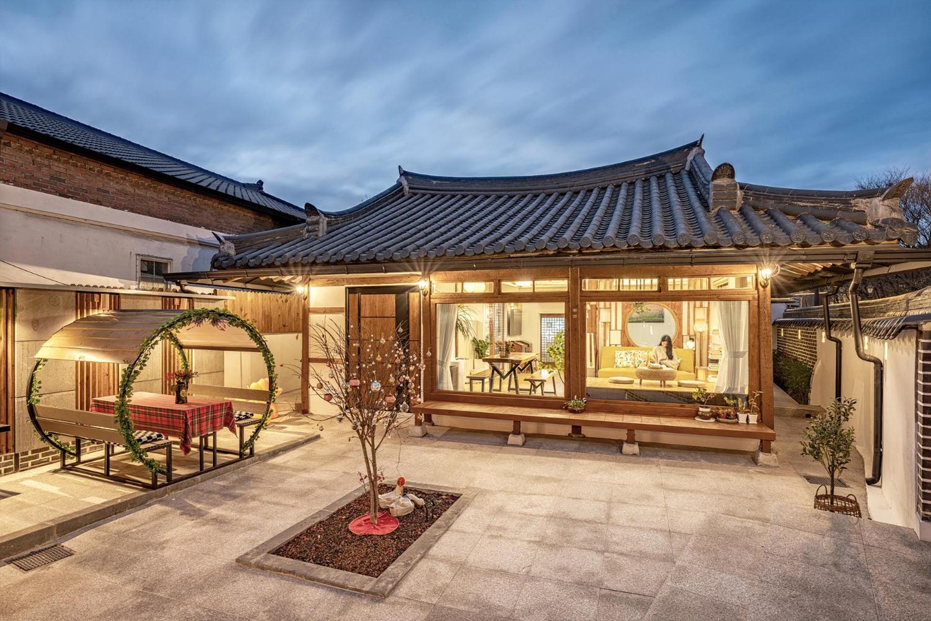 And Spring Hotell Jeonju Exteriör bild